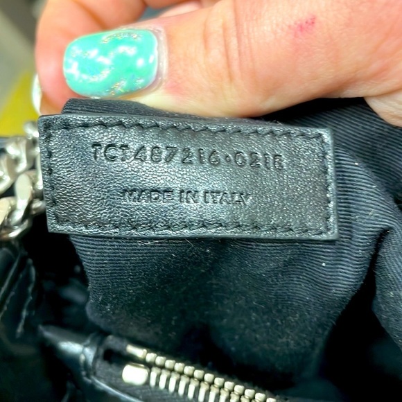 Ysl Saint Laurent Medium LouLou Noir Chain shoulder Bag in Quilted “Y” Leather - Picture 12 of 16